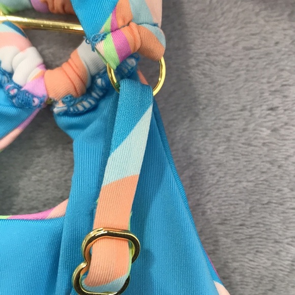 Becca Nostalgic Plunge One Piece Swim Suit Size Small New - Picture 7 of 9